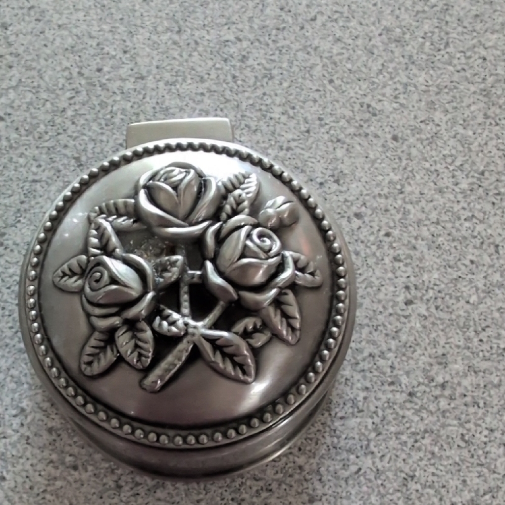 Vintage Silver Floral Brooch with Ornate Design